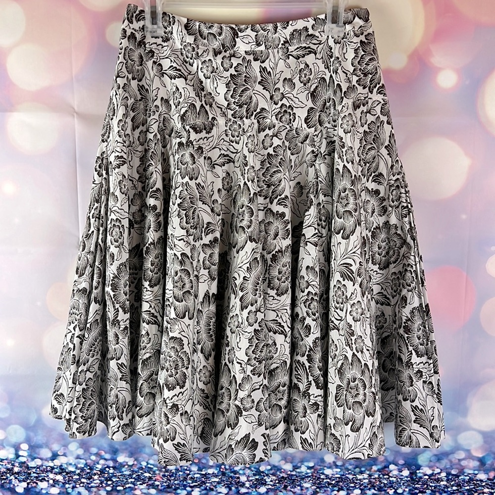 Antonio Melani Skirt.Black and white floral print. Size 6. Used.Good condition.